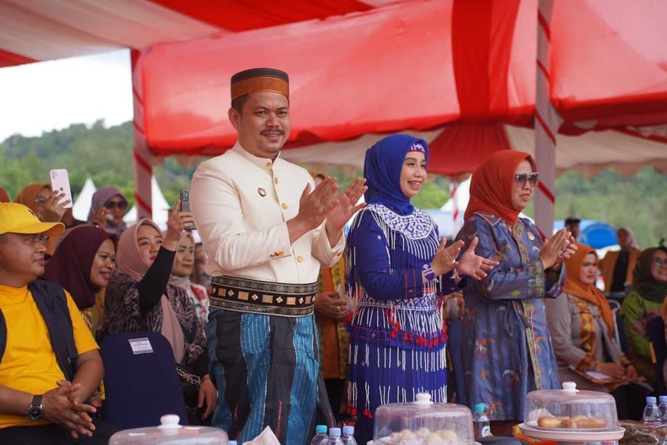 Semarak HUT Ke-11 Dengan Karnaval Budaya Pukau Masyarakat Kolaka Timur