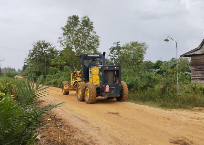 Pemda Koltim Lakukan Pemadatan Jalan dari Dangia ke Poli-Polia