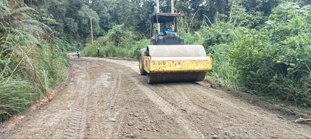 Kondisi Mengering, Pegunungan Ambapa Dimuluskan