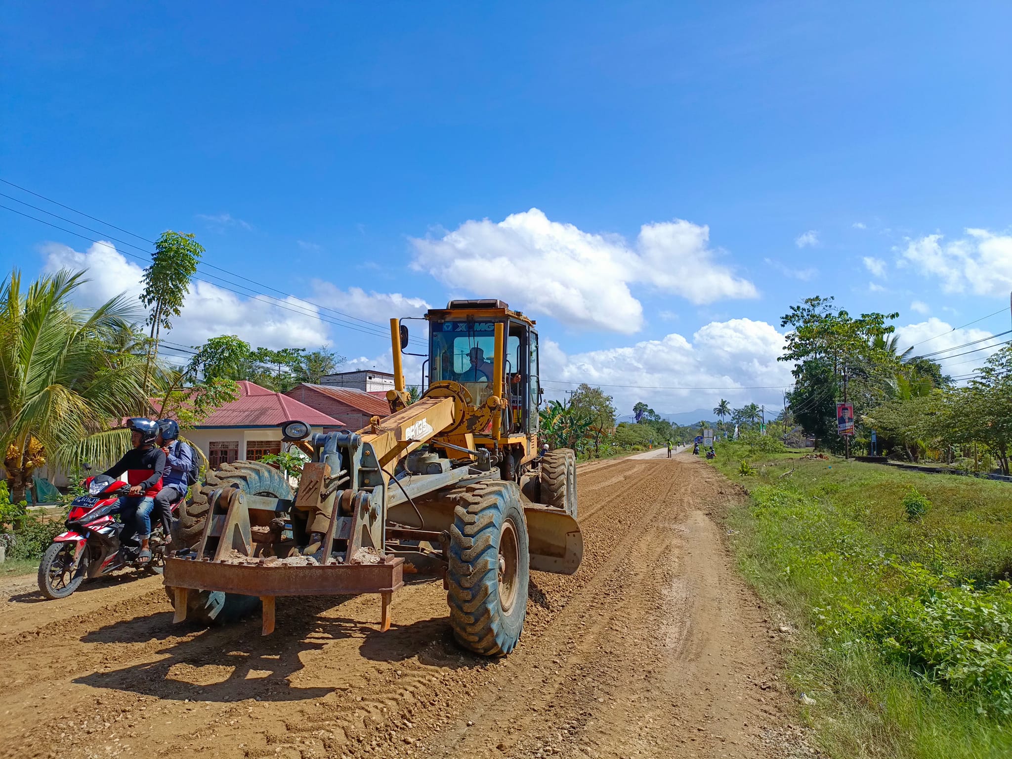 Warga Soal Pengaspalan: Terimakasih Perjuanganmu Pak Bupati