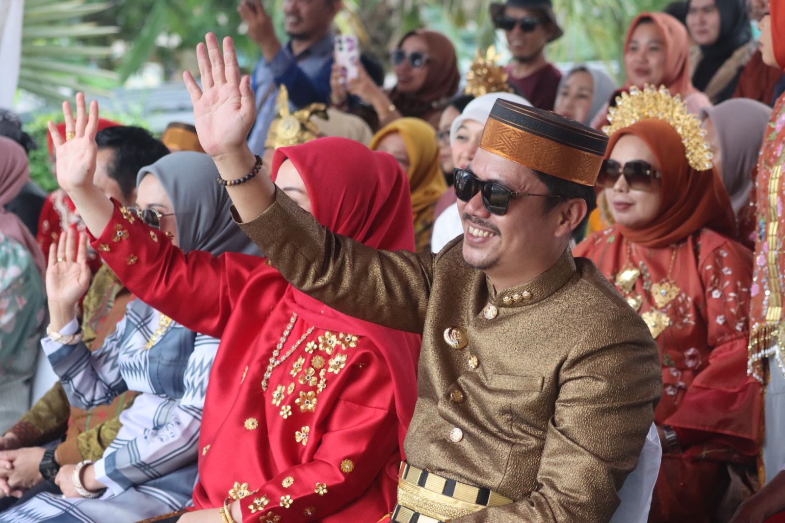 Parade Budaya Meriahkan HUT Ke-12 Kabupaten Kolaka Timur, Tampilkan Kekayaan Etnis Lokal
