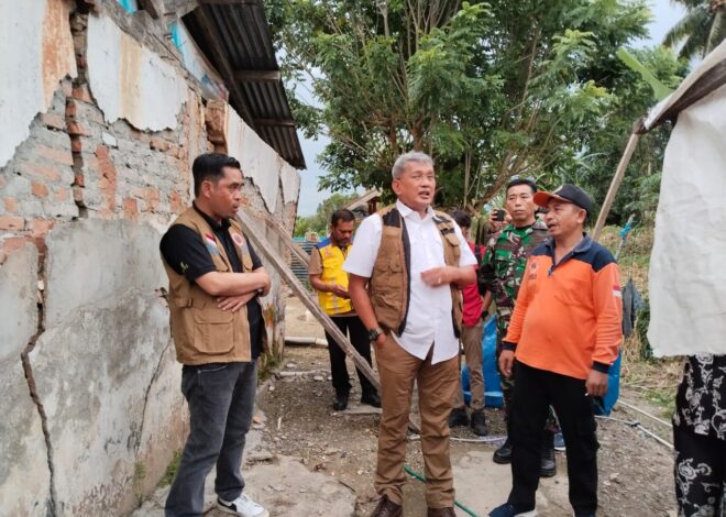 BPBD Provinsi Serahkan Bantuan Untuk Pemda Koltim Sebagai Upaya Penanggulangan Dampak Gempa Bumi