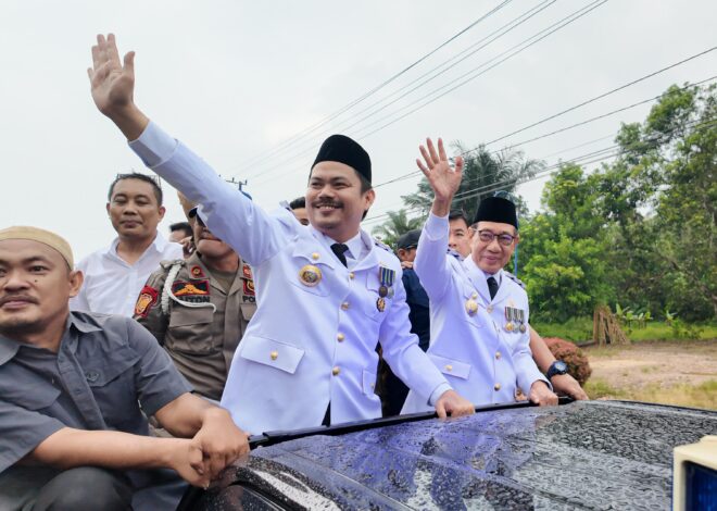 Ribuan Masyarakat Antusias Sambut Bupati dan Wakil Bupati Koltim yang Baru