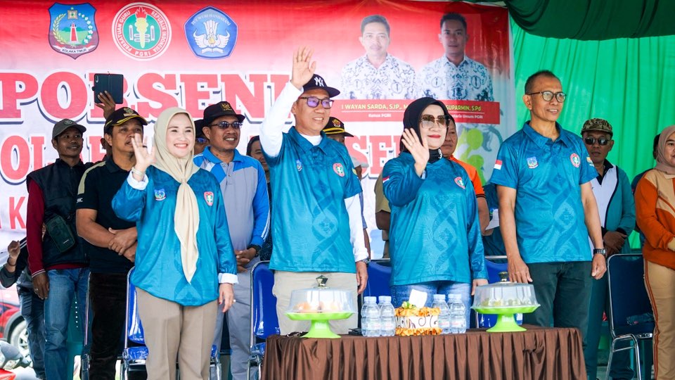 Pembukaan PORSENI PGRI Kabupaten Kolaka Timur Tahun 2025, Wabup Yosep Sahaka Tekankan Semangat Olahraga dan Seni di Kalangan Guru