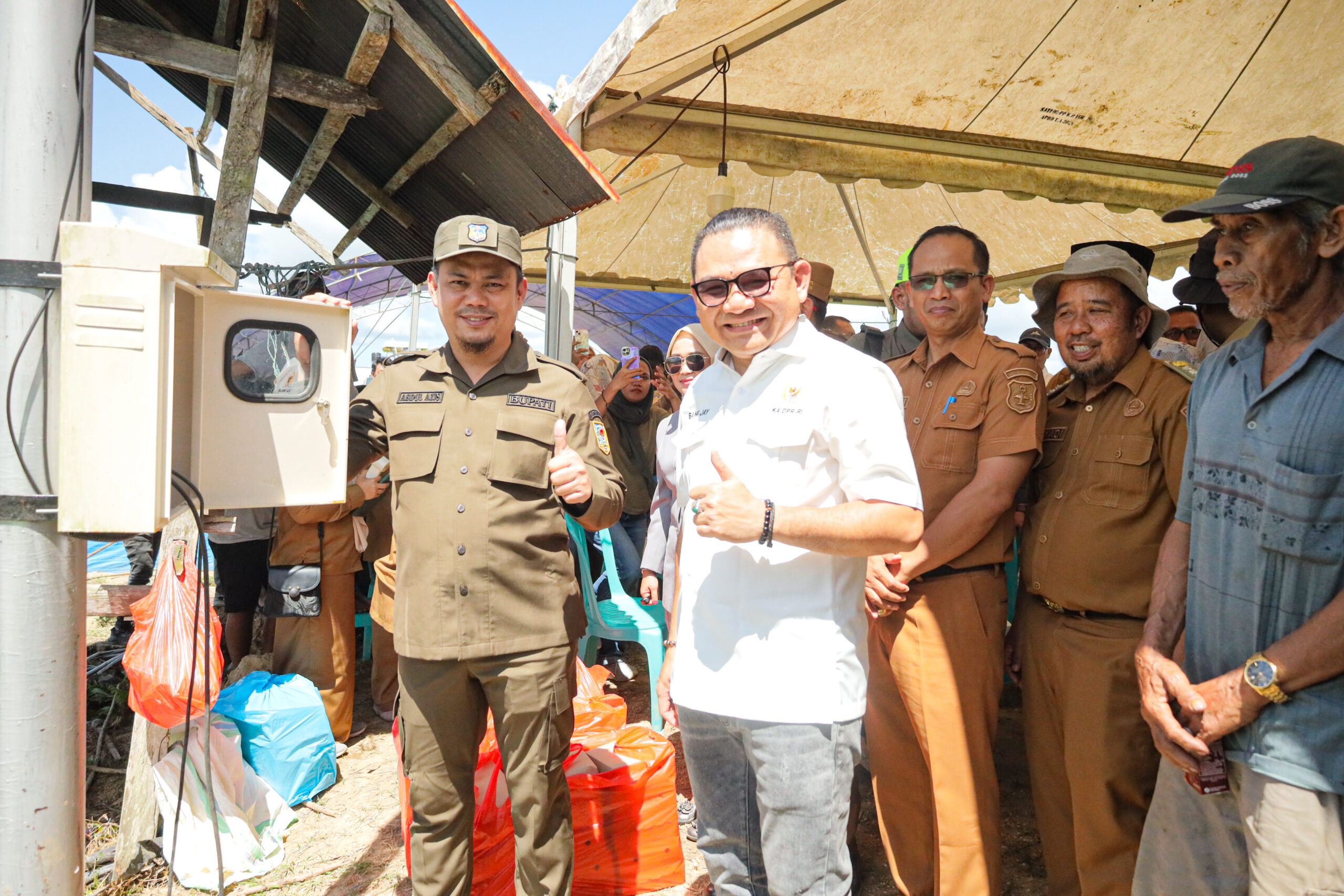 Bupati Koltim Launching Program Listrik Masuk Sawah (LMS) dan Serahkan Bantuan Alsintan di Desa Atolanu