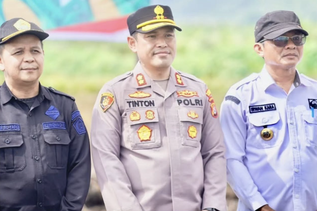 Bersama Polres, Pemkab Koltim Gelar Penanaman Jagung Serentak di Pondok Pesantren Al Bukhari: Dorong Ketahanan Pangan Berbasis Pesantren dan Desa