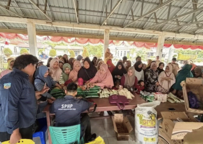 Dinas Ketapang Kolaka Timur Gelar Gerakan Pangan Murah di Kecamatan Ladongi, Warga Antusias Sambut Program Unggulan Pemerintah